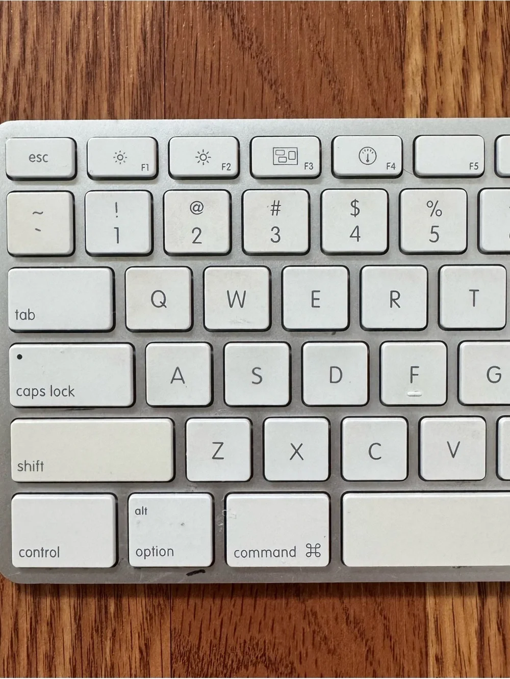 Apple USB Wired Keyboard with Numeric Keypad (Model A1243)